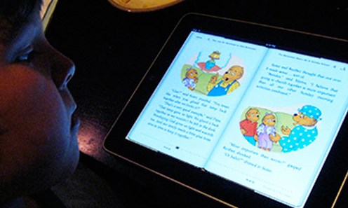 Đọc e-book liệu có hại gì cho con tôi không?